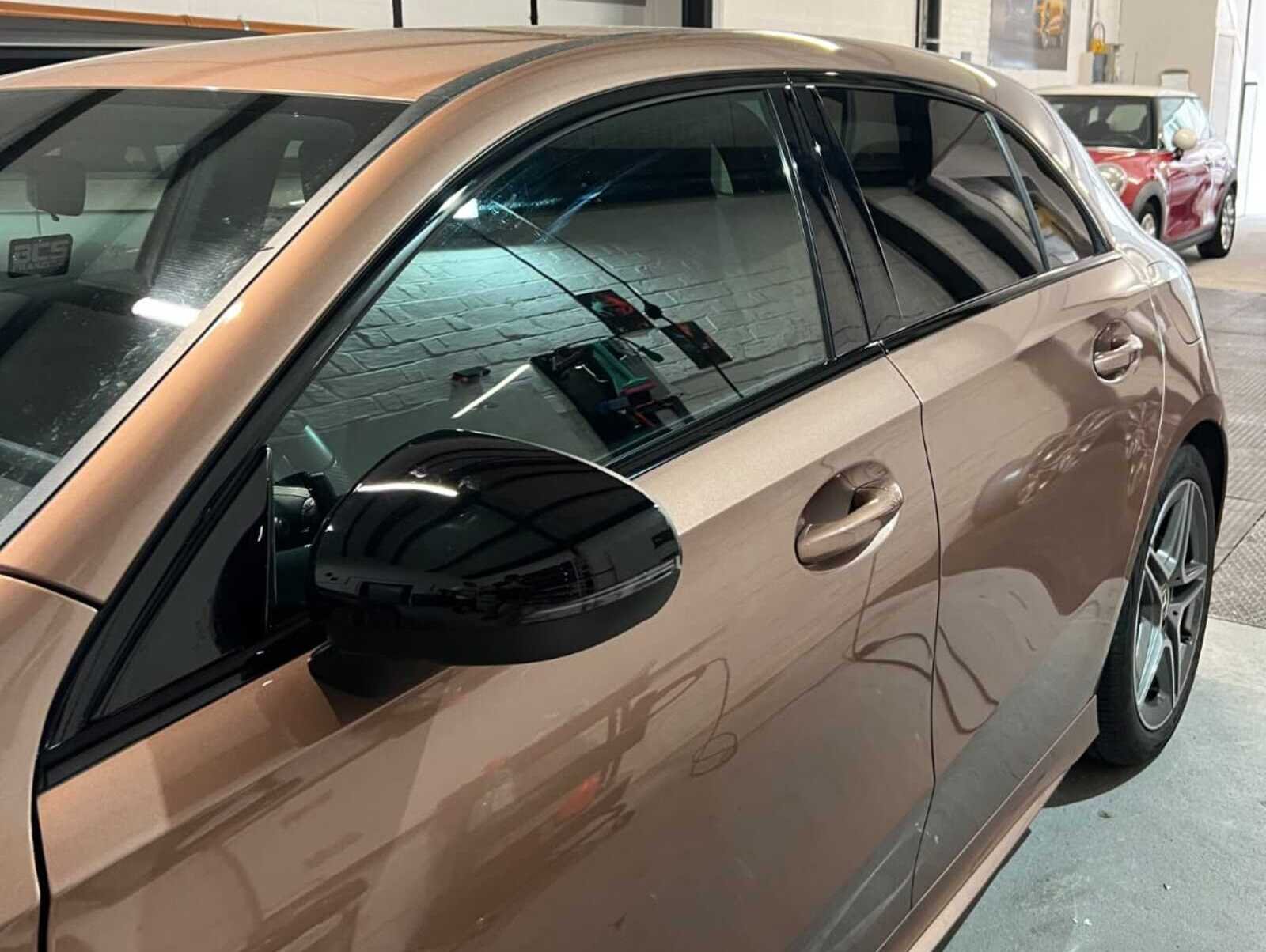 Voiture après déchromage